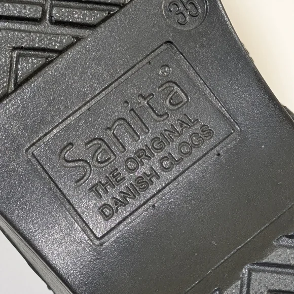 Sanita Danish Black Patent Clogs Size 35 - Picture 6 of 9